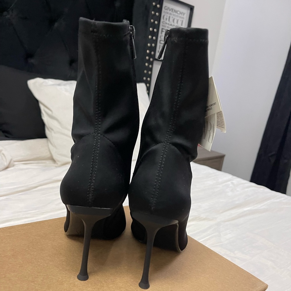 Zara Set - Picture 4 of 7